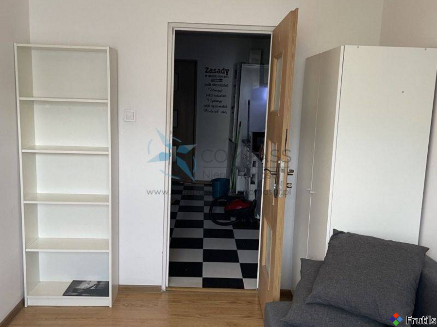 Jasny,przytulny,urządzony pokój ok.10m2 – zdjęcie 2 z 7
