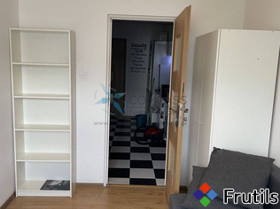 Jasny,przytulny,urządzony pokój ok.10m2 – miniatura 2
