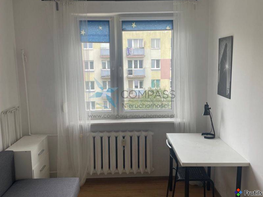Jasny,przytulny,urządzony pokój ok.10m2 – zdjęcie 1 z 7