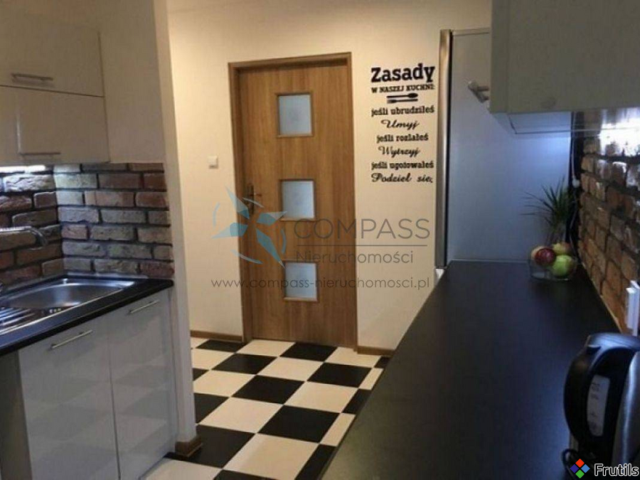 Jasny,przytulny,urządzony pokój ok.10m2 – zdjęcie 4 z 7