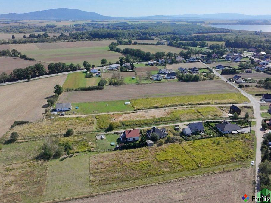 Działka budowlana 907 m2 Mietków, Spokojna okolica – zdjęcie 1 z 6
