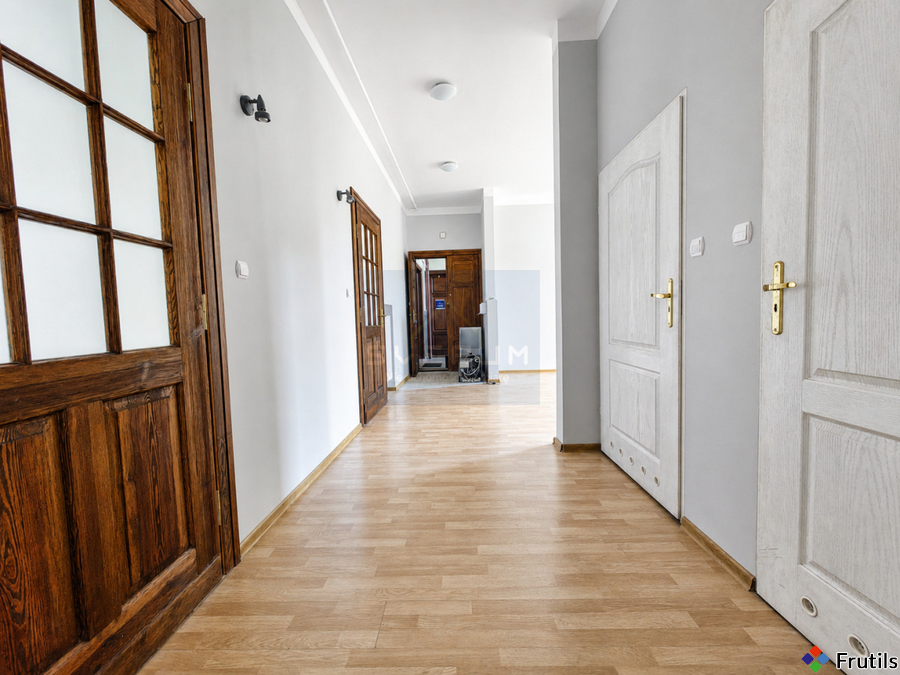 Lokal usługowy na wynajem w świetnej lokalizacji – zdjęcie 2 z 11