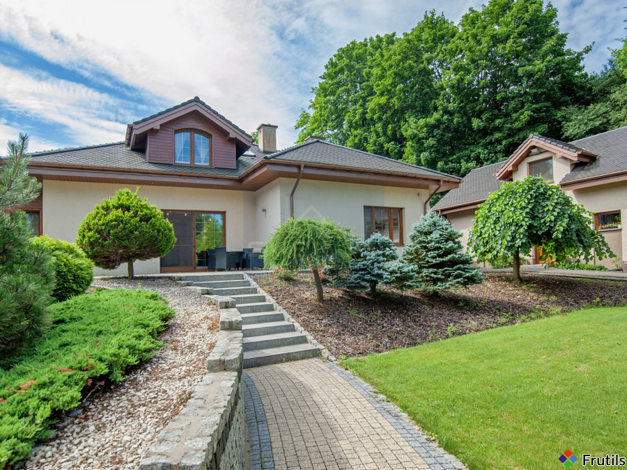 Komfortowy dom 233 m² z ogrodem przy rzece. – zdjęcie 2 z 20