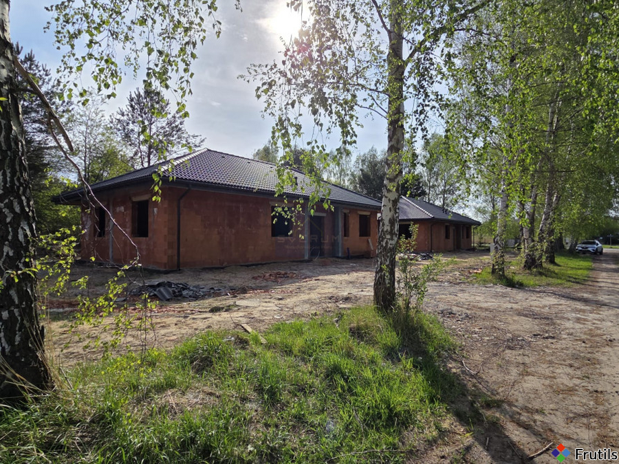 Dom wolnostojący parterowy na sprzedaż, Libidza – zdjęcie 1 z 10
