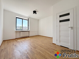 [Oferta Ustawne studio| Widok na park| Plac Hallera| Cegła]