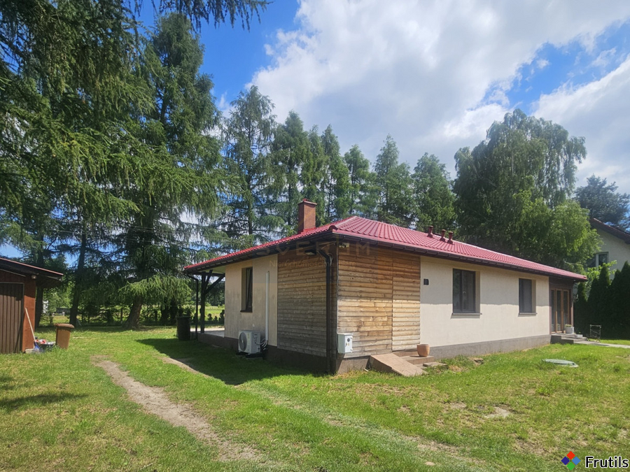 Nowoczesny, parterowy dom w spokojnej okolicy – zdjęcie 3 z 19