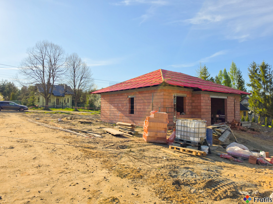 Pierwszy z czternastu nowych domów w Biskupicach – zdjęcie 5 z 16