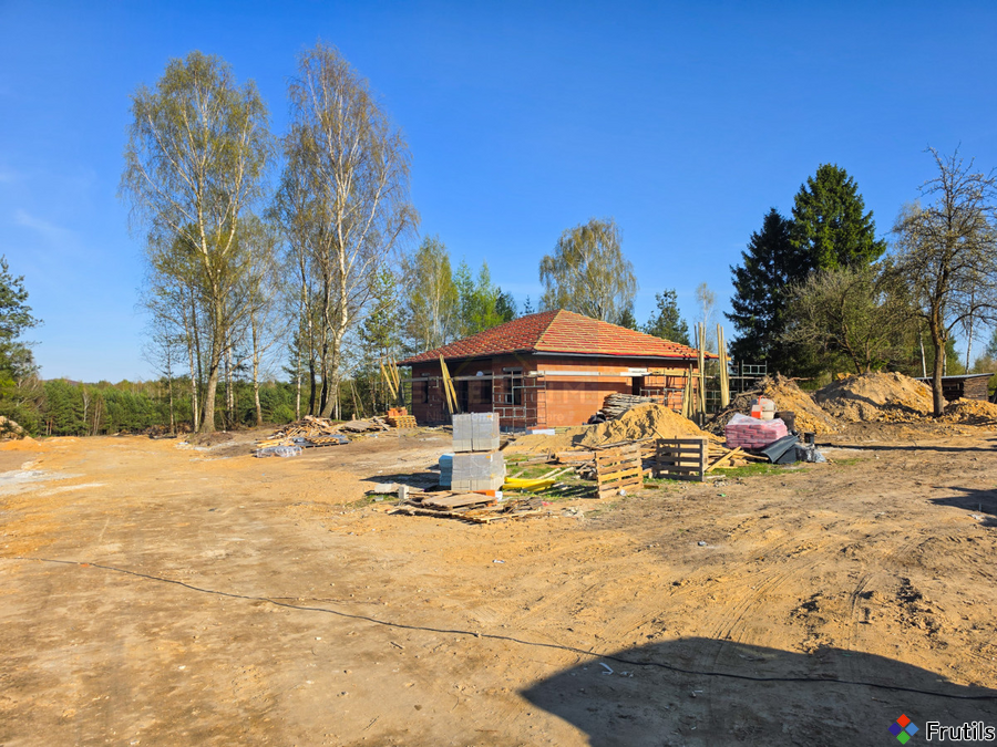Pierwszy z czternastu nowych domów w Biskupicach – zdjęcie 9 z 16