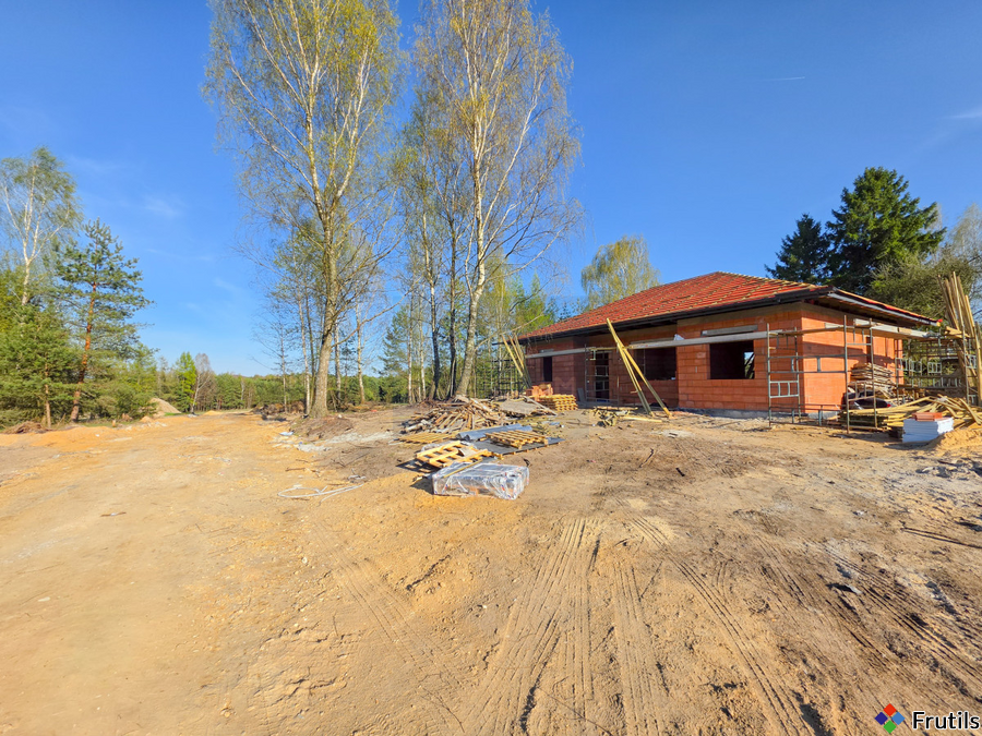 Pierwszy z czternastu nowych domów w Biskupicach – zdjęcie 14 z 16