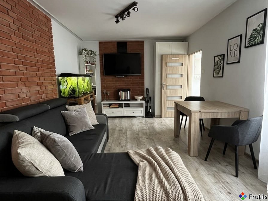 Stroszek/2 pokoje/ balkon/ parter – zdjęcie 1 z 7