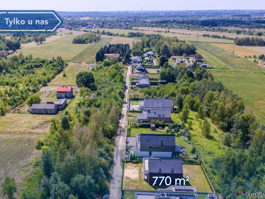 Nowoczesny dom w spokojnej okolicy – zdjęcie 8 z 20